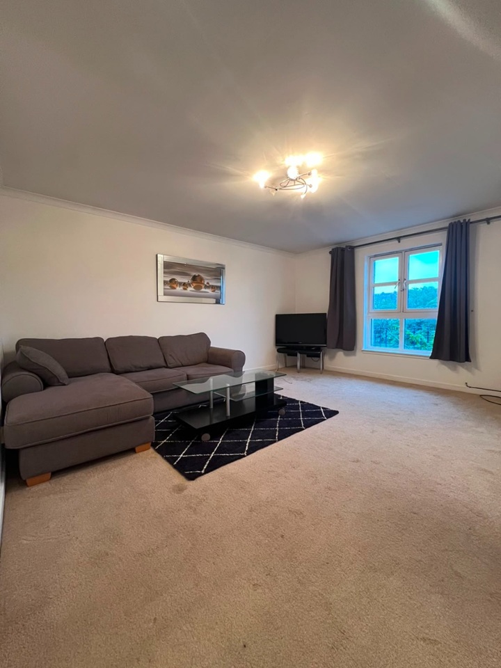 Two-bedroom flat to rent on Riverside Drive, Aberdeen