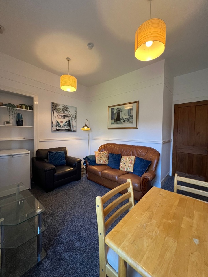 Elmfield Avenue interior 2