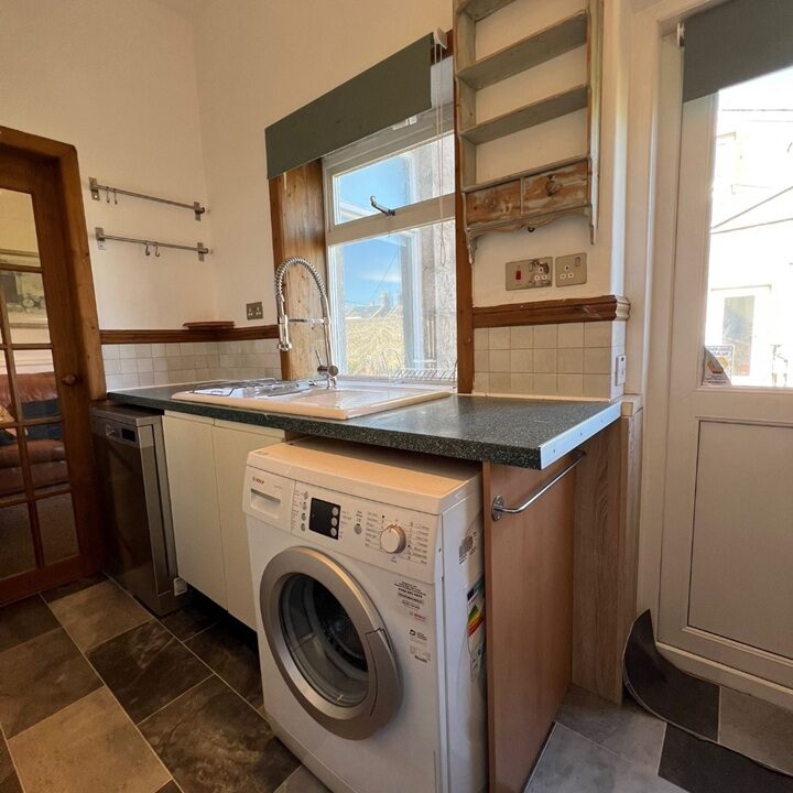 Elmfield Avenue interior 3