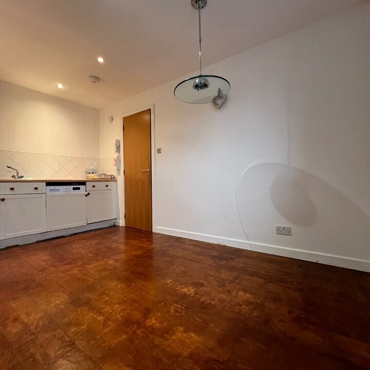 Riverside Drive interior 6