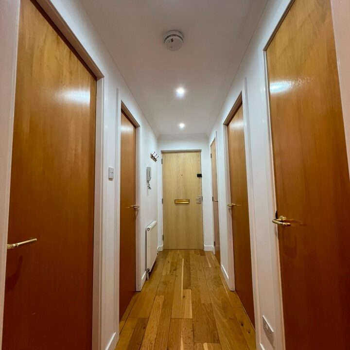 Riverside Drive interior 7