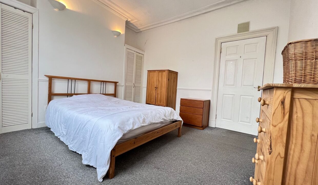 One-bedroom flat to rent on Menzies Road, Aberdeen – photo 2