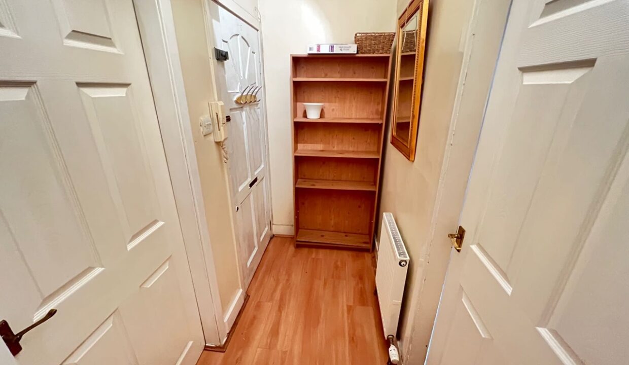 One-bedroom flat to rent on Menzies Road, Aberdeen – photo 16