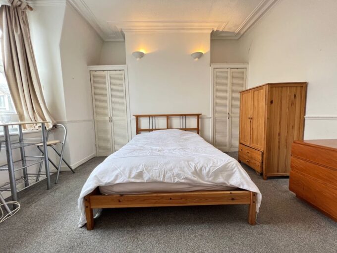 One-bedroom flat to rent on Menzies Road, Aberdeen – photo 1