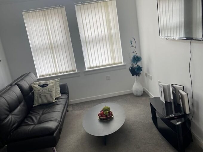 Two-bedroom flat to rent on Midstocket Mews, Aberdeen – photo 1