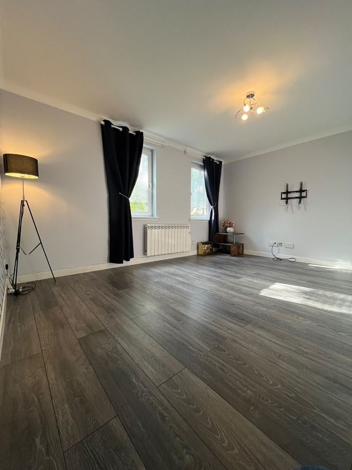 Two-bedroom flat to rent on Millside Terrace, Peterculter – photo 1